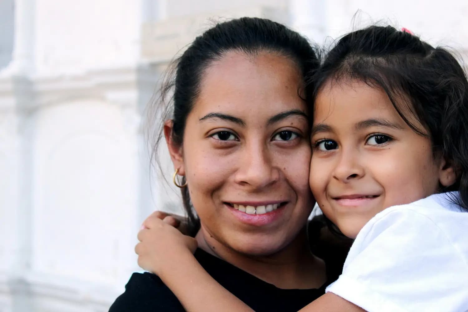 A mother and her child in the Andes